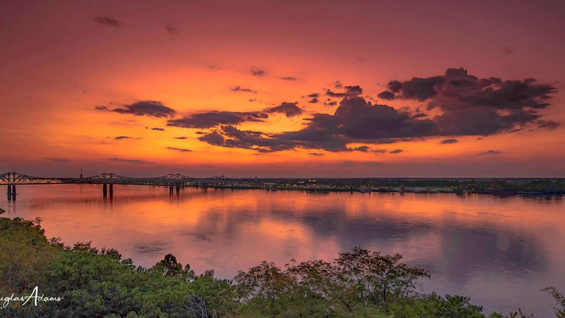 Natchez Grand Hotel & Suites (Affordable Riverfront Hotel)