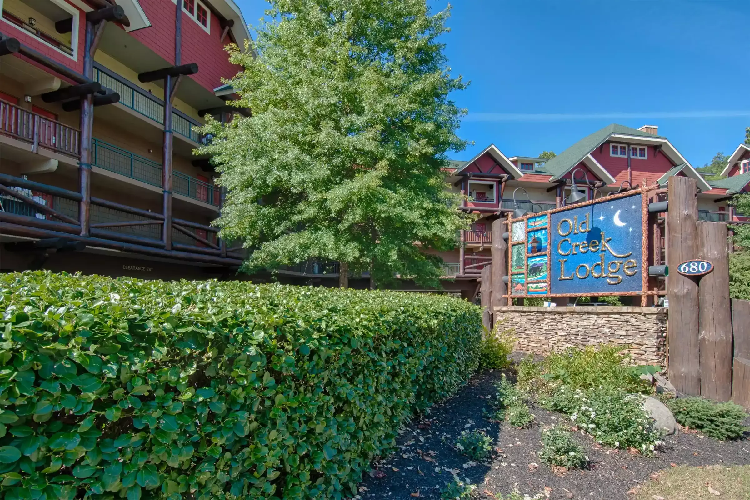 Old Creek Lodge (Mountain Lodge Hotel)