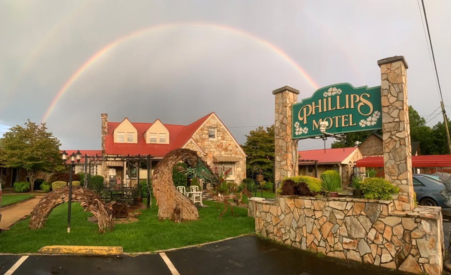 Phillips Historic Motel & Cottages (Affordable Quirky Motel)