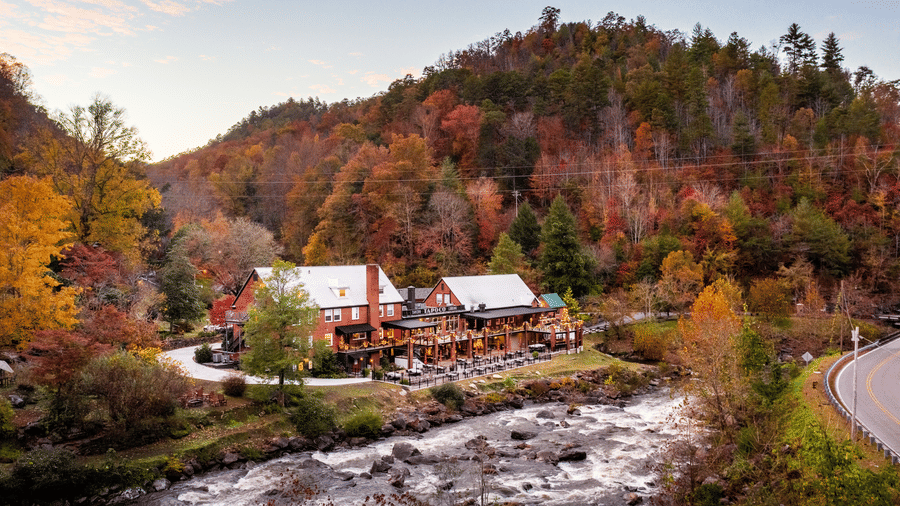 Tapoco Lodge (Premium Mountain Lodge)